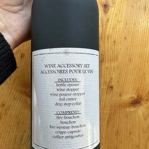 Black Wine Accessory Set - Picture 9 of 9